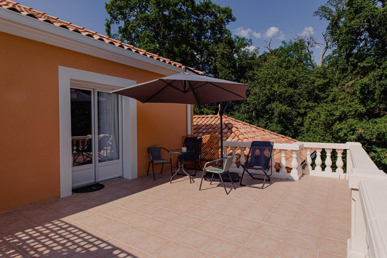 Villa Des Chenes Saint-Doulchard Exterior foto
